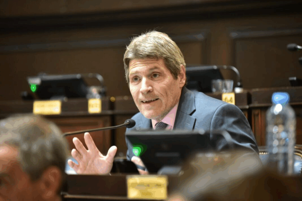 Paquete desregulador: el diputado Castello propone además derogar normativas que considera “absurdas, paternalistas o costosas”.