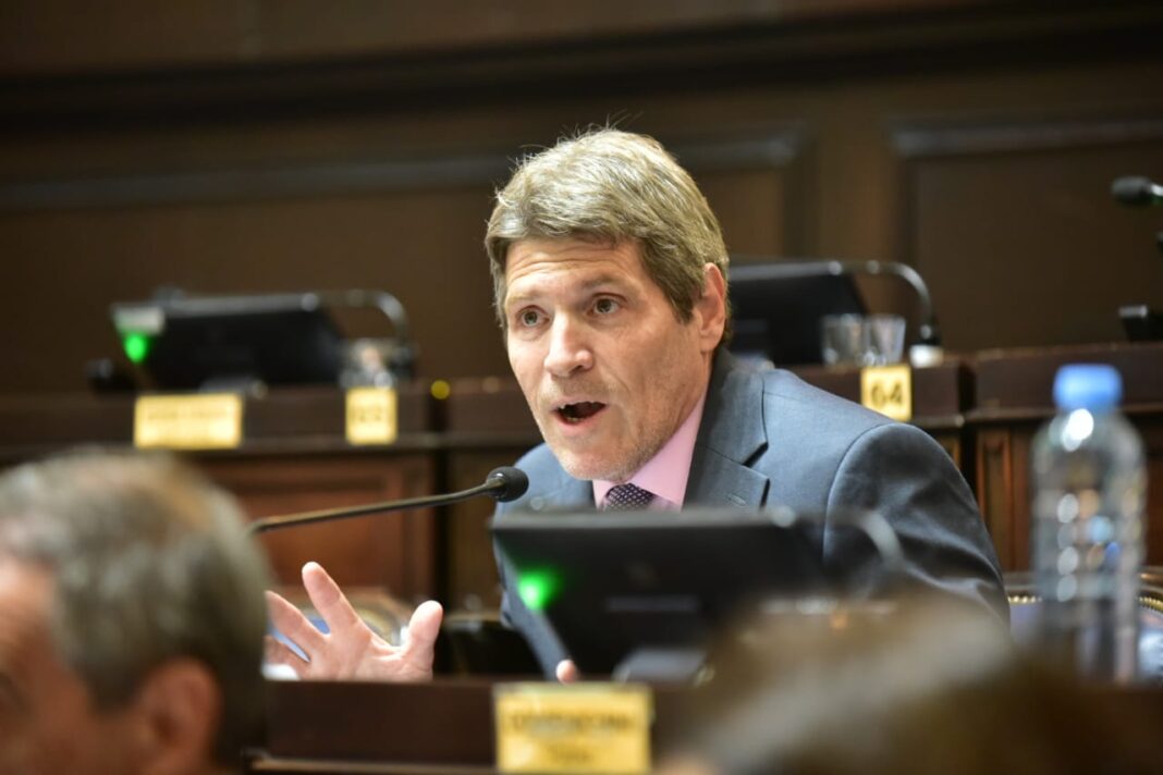 En el marco de su “Paquete Desregulador”, Castello propuso derogar la ley que promueve la economía popular.