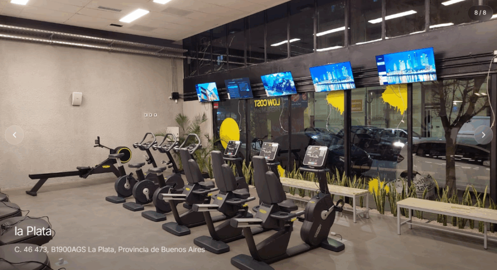 On Fit La Plata celebra el Día del Amigo con molinete abierto, clases y juegos grupales en sala.