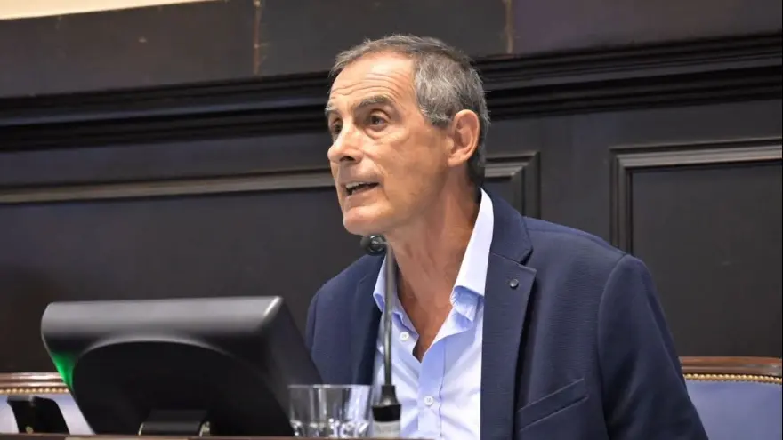 El legislador radical, Claudio Frangul, se sumó a los cuestionamientos de Cuenta DNI en la Legislatura bonaerense.