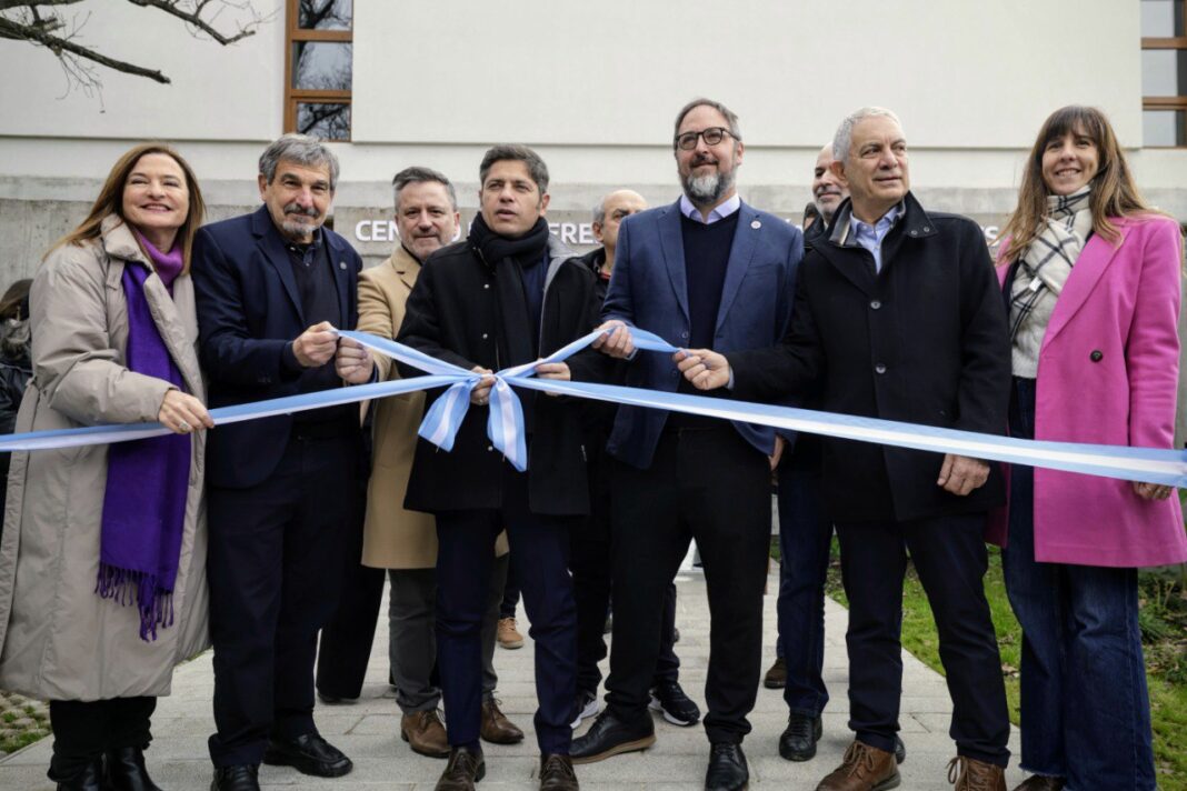 El gobernador Axel Kicillof y el intendente platense Julio Alak pusieron en funcionamiento las instalaciones del Centro Bonaerense de Energías Renovables.
