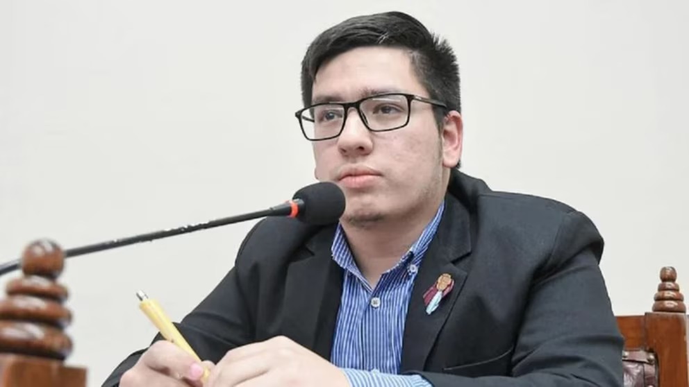 Pablo López asumió como concejal de La Libertad Avanza en el año 2021, siendo el edil más jóven de la historia de Salta.