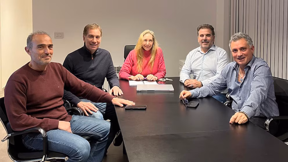 La Libertad Avanza denunció que el corte de luz en la Junta Electoral habría favorecido al kirchnerismo de cara a las elecciones bonaerenses.