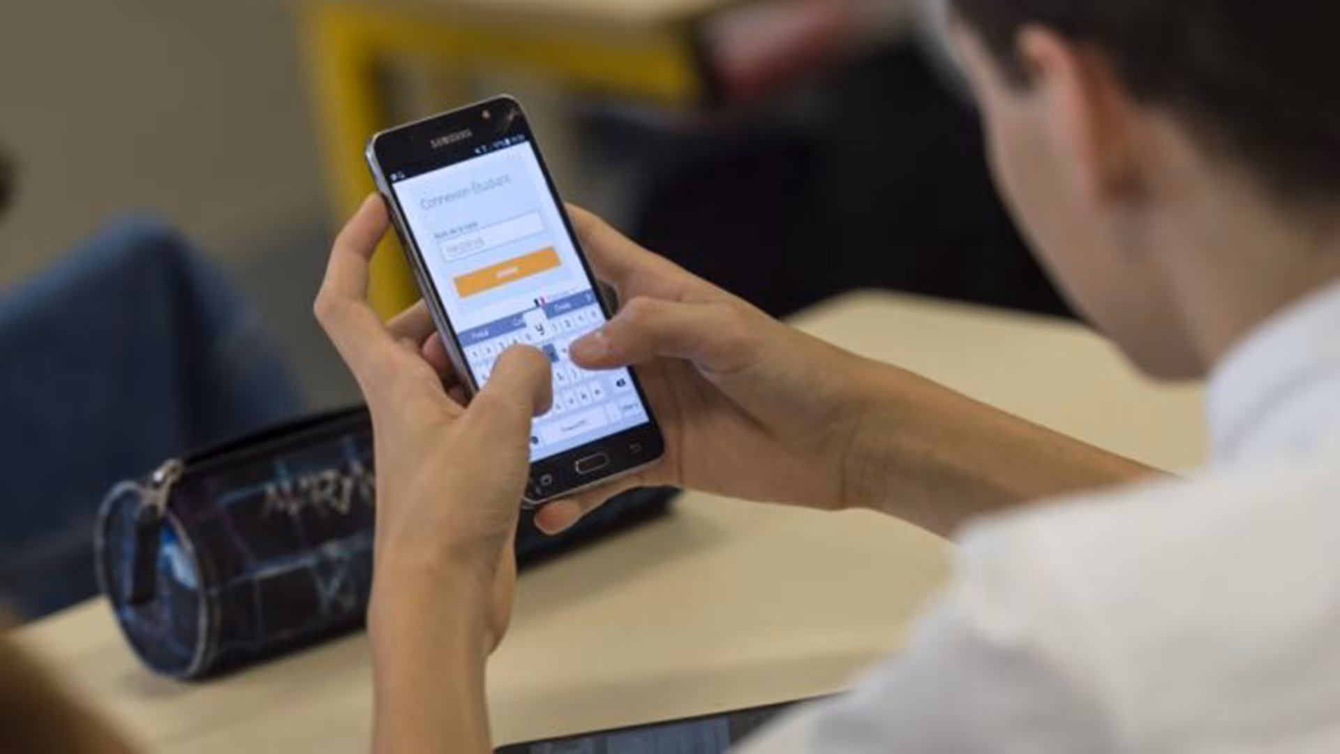 Malaisi insiste en que la Provincia muestre los resultados de la incorporación de los celulares a las aulas.