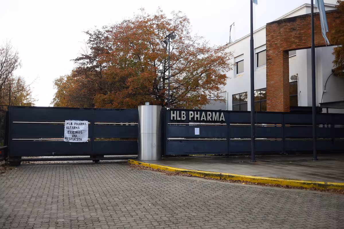 El juez a cargo de la causa del fentanilo contaminado ordenó el allanamiento de 22 domicilios vinculados a autoridades del laboratorio HLB Pharma.
