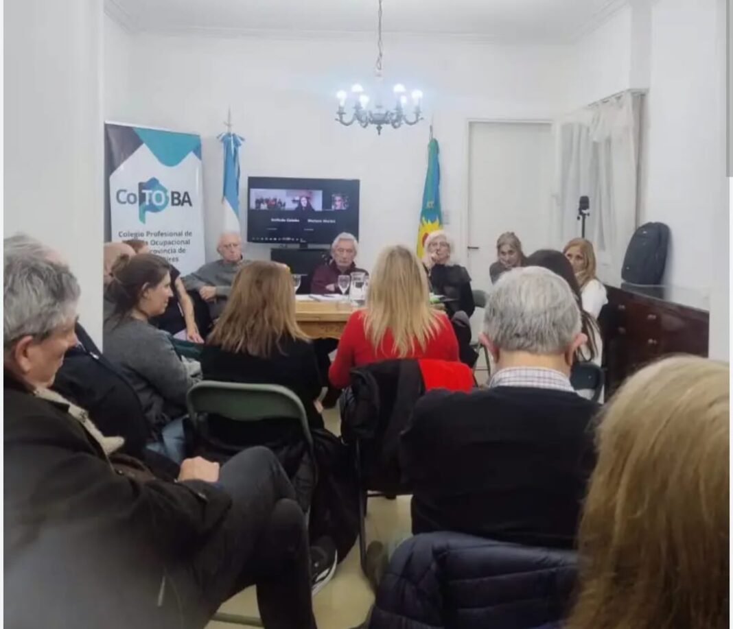 El titular de FEPUBA, Daniel Delpino, cuestionó el proyecto que busca eliminar la colegiación obligatoria y reivindicó el rol de los Colegios Profesionales.
