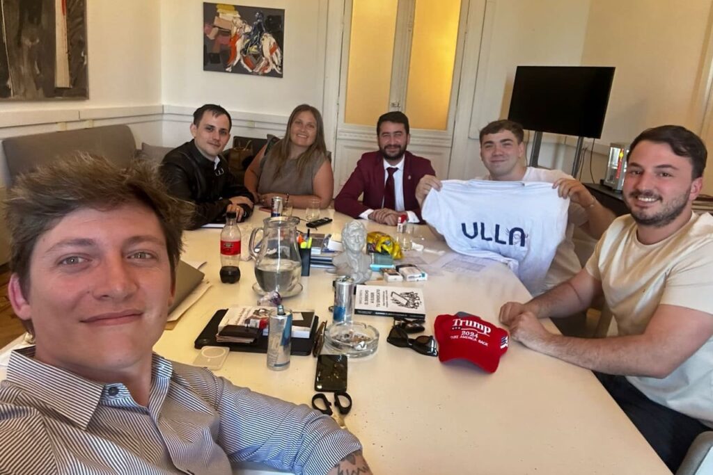 Las Fuerzas del Cielo de Santiago Caputo, el perdedor del armado de listas de La Libertad Avanza en las elecciones 2025.