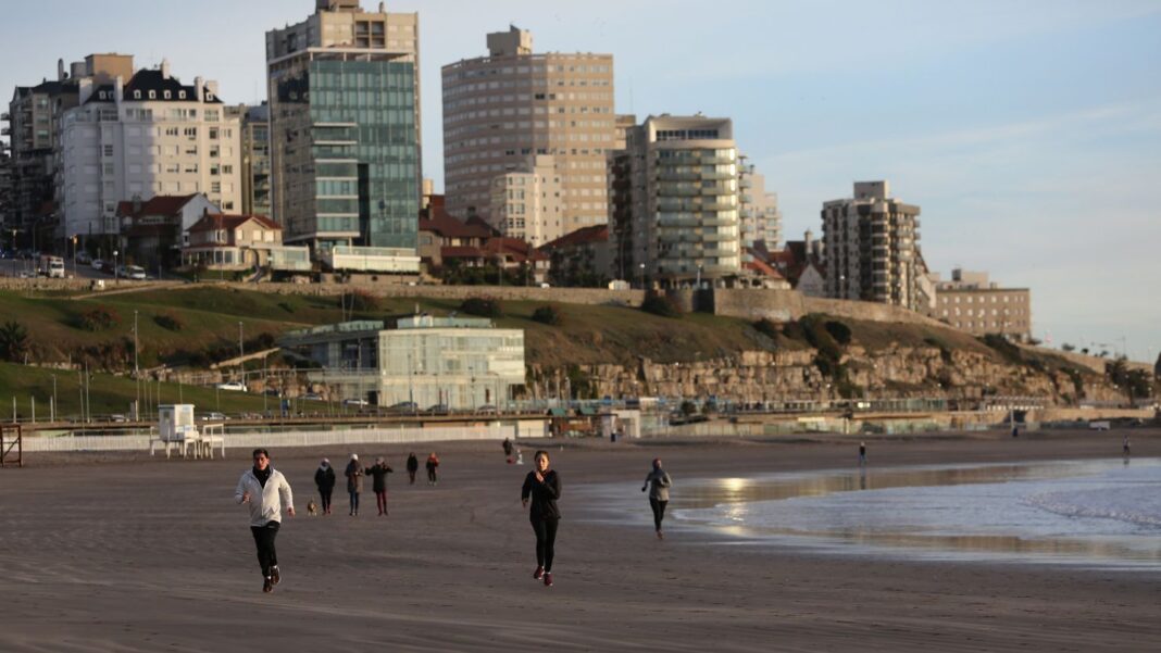 Los operados del sector turístico en la provincia indicaron que las reservas para las vacaciones de invierno contemplan estadías más cortas y un menor consumo.