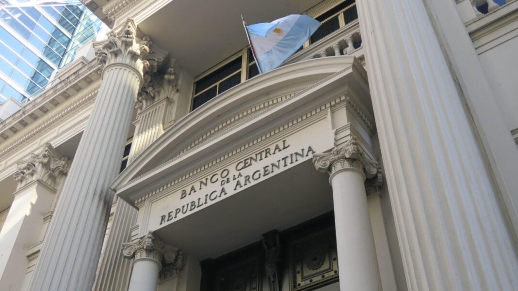 Tras el último Reporte Sobre el Sector Externo, el FMI volvió a alertar al Gobierno de Javier Milei por la falta de reservas.