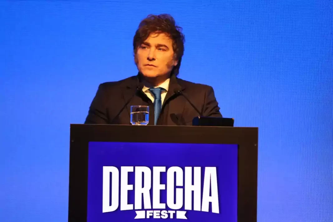 Javier Milei reunió más de 2.500 adeptos en La Derecha Fest, y brindó un discurso cargado de insultos para su vicepresidenta, Victoria Villarruel.