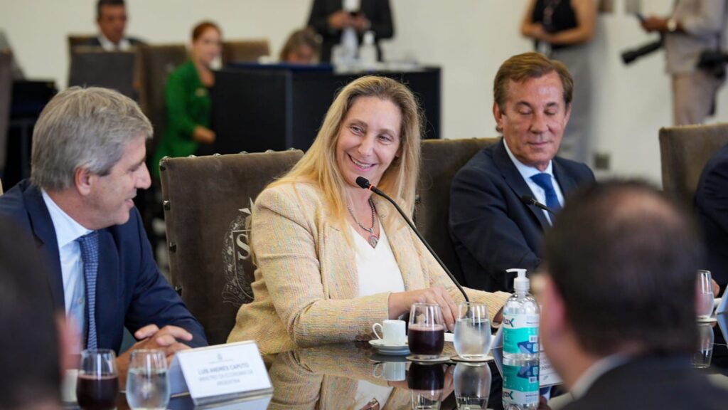 Kreckler ya cuenta con una vasta trayectoria como enviado argentino en el exterior y ya ofició de embajador durante las gestiones de Cristina Kirchner, Mauricio Macri y Alberto Fernández.
