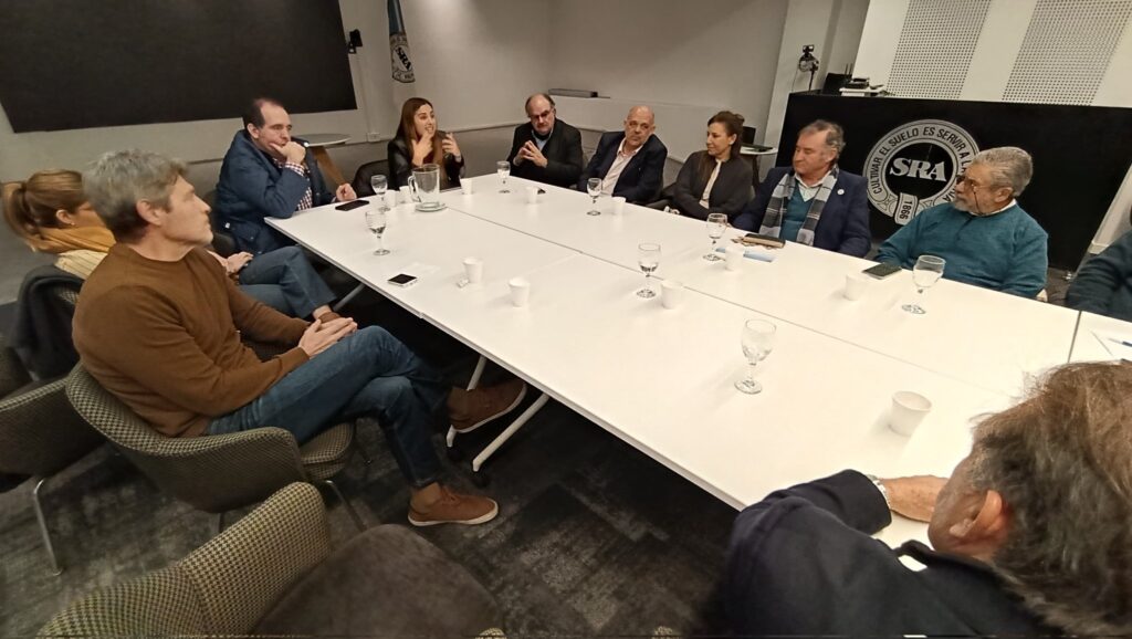 Previo al anuncio del Gobierno nacional sobre retenciones, legisladores bonaerense se reunieron con autoridades de la Mesa de Enlace.