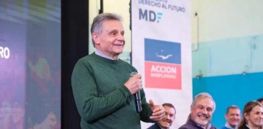 En el club Unión de Mar del Plata, Gustavo Pulti encabezó la presentación de la lista de candidatos a concejales y consejeros escolares de Acción Marplatense.