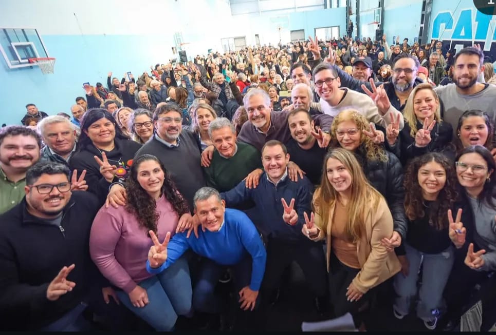 En el acto en el Club Unión, Acción Marplatense presentó la lista de candidatos a concejales, encabezada por Gustavo Pulti.