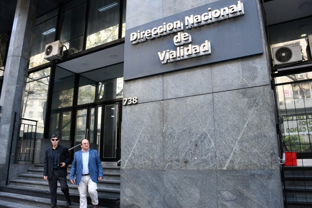 Tras el revés judicial a la privatización de Vialidad Nacional, el Gobierno busca transferir las funciones del organismo a privados y otras áreas del Estado.
