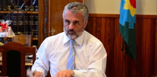 El exintendente peronista de Patagones, Ricardo Curetti, anunció que será candidato en 2027 y blanqueó su alejamiento con Marino.