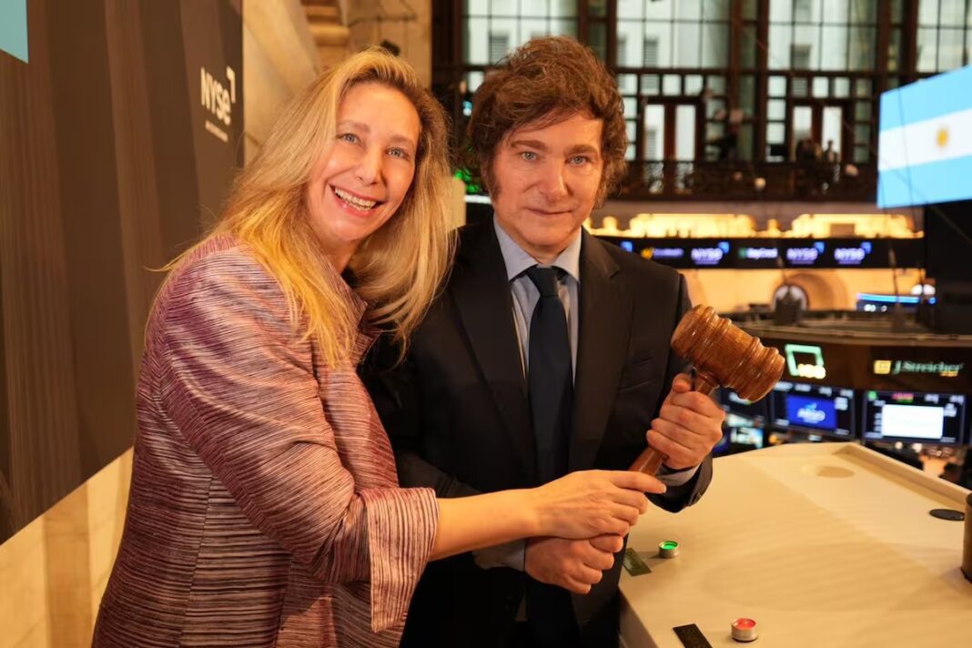 La armadora de La Libertad Avanza (LLA), Karina Milei, demandará a la conductora Pamela David, por afirmar que usa un reloj Rolex de USD 35 mil. “Vuelve la campaña sucia”, afirmó.
