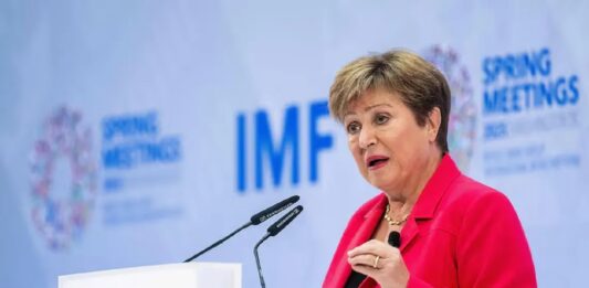 El FMI mantuvo sin cambios su proyección de crecimiento para la economía argentina, y espera que el PBI del país aumente un 5,5% este año.
