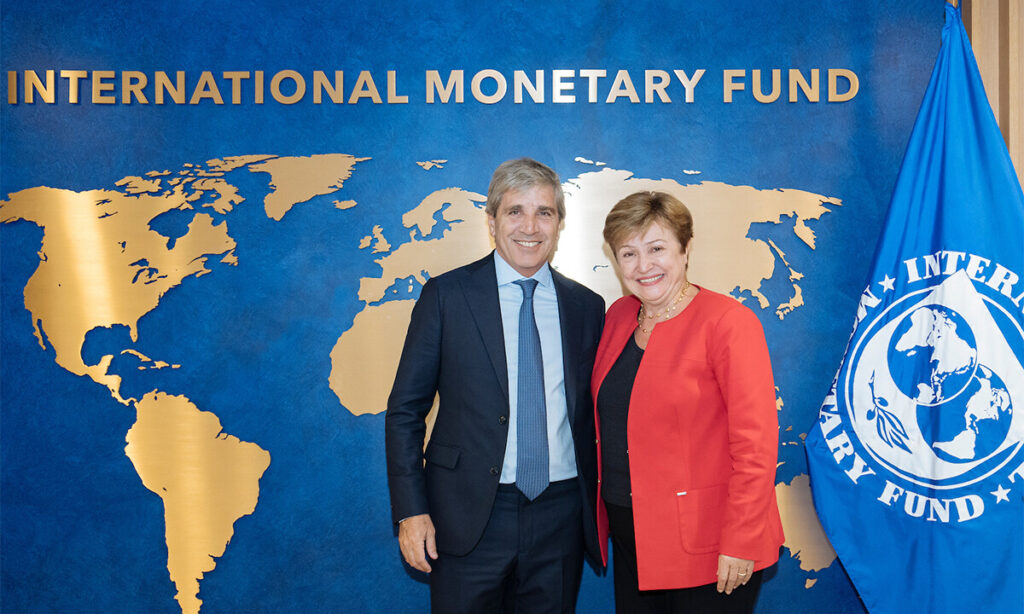 El FMI mantuvo sin cambios su proyección de crecimiento para la economía argentina, y espera que el PBI del país aumente un 5,5% este año.