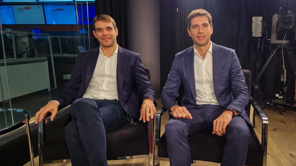 El candidato a diputado, Manuel Passaglia, intenta instalar su modelo de gobierno como un paradigma de eficiencia pero no resiste el archivo.