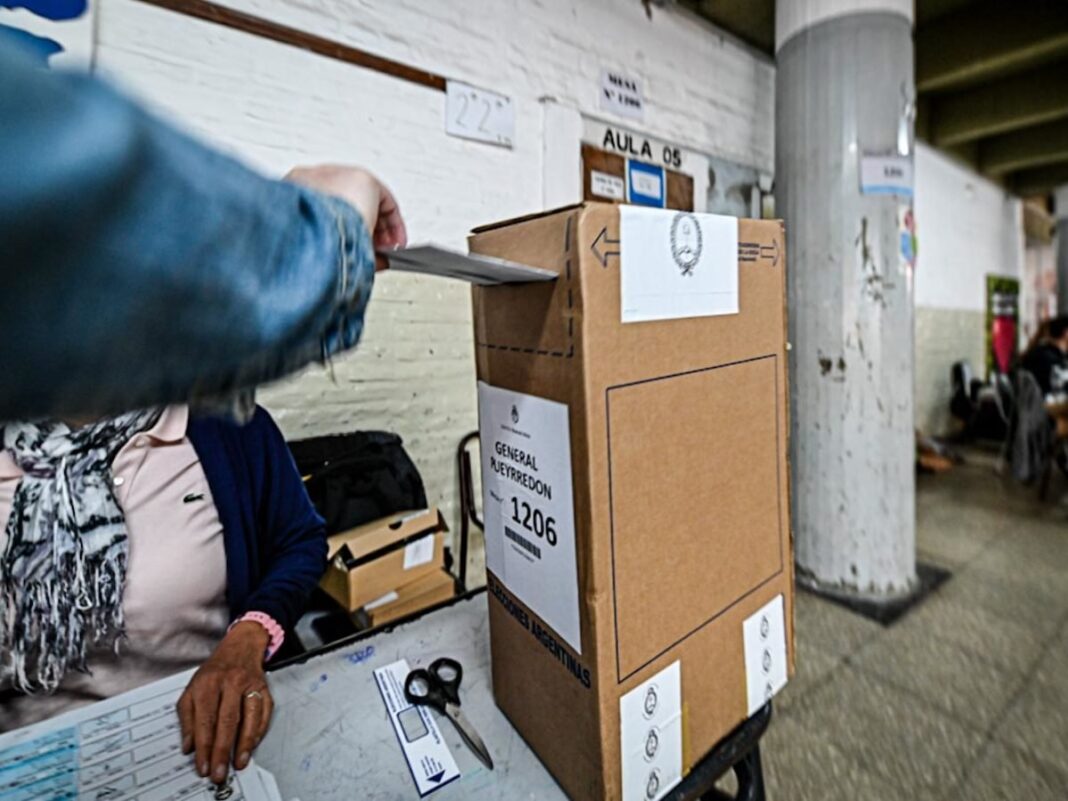 La Junta Electoral bonaerense anunció el padrón electoral, y en Mar del Plata salieron a denunciar una ola de cambios de centros de votación.