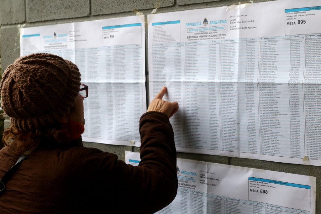 En Mar del Plata, denuncian que la Junta Electoral cambió masivamente los lugares de votación.