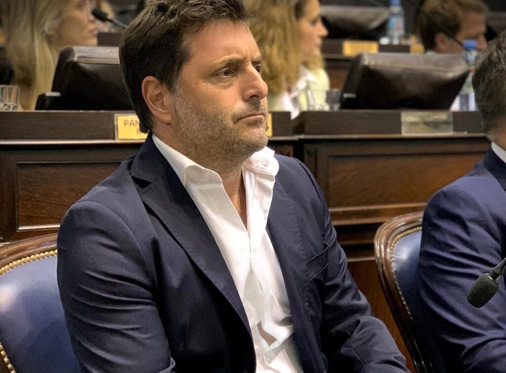 El diputado Fernando Rovello pidió que Homero Giles vaya a la Legislatura por la crisis del IOMA.