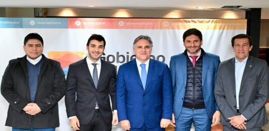 Gobernadores de cinco provincias lanzaron un frente electoral para impulsar una agenda federal, en medio de las tensiones con Milei.