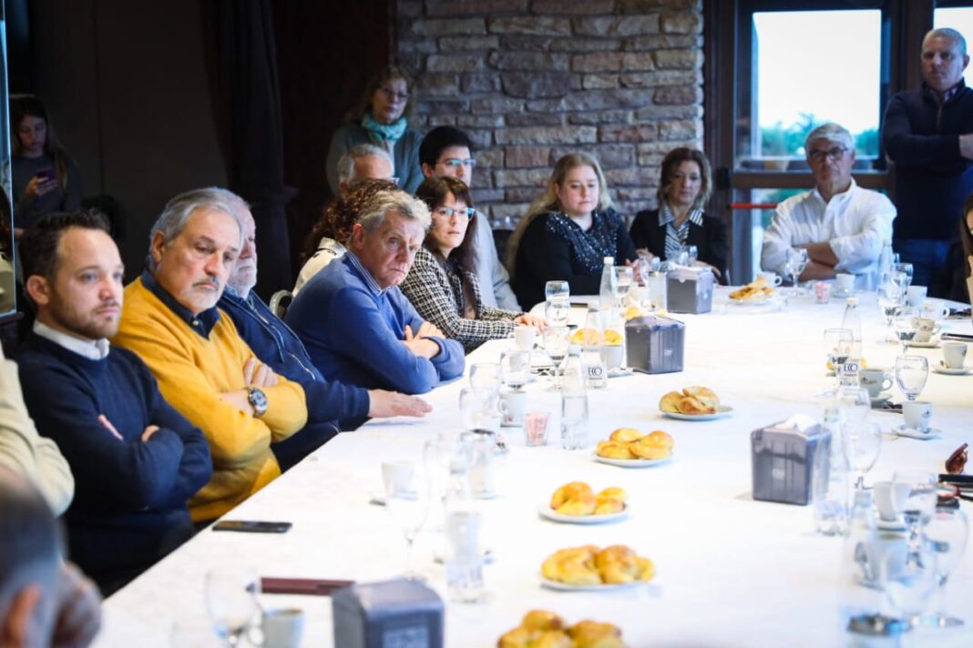 El candidato a concejal por Acción Marplatense y diputado bonaerense, Gustavo Pulti, mantuvo un encuentro con más de 30 empresarios de distintos sectores productivos de Mar del Plata.