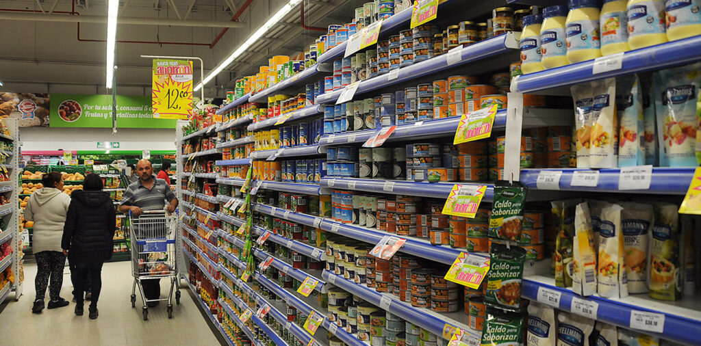 Las grandes empresas productoras de alimentos volvieron a remarcar los precios de lista tras la importante corrida cambiaria de la semana pasada.