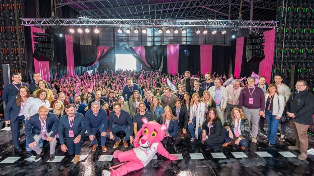 Este sábado, María Paula Bustos participó de un acto de Hechos en San Nicolás, donde compartió escenario con los principales candidatos de la fuerza y más de 300 dirigentes de la Segunda.