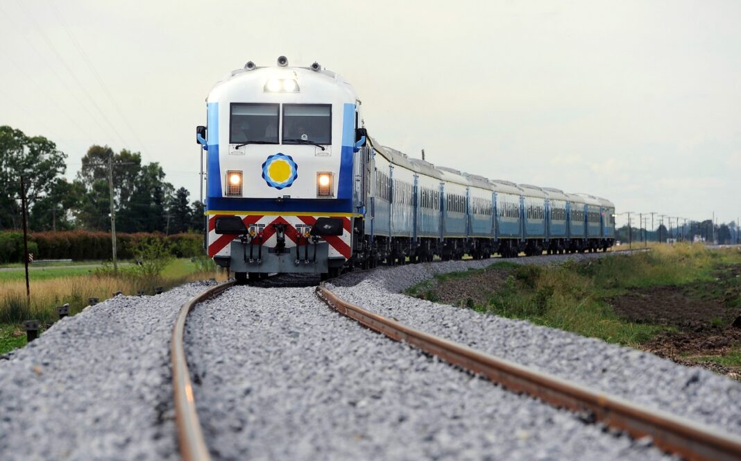 El ministro de Transporte bonaerense, Martín Marinucci, cuestionó al Gobierno nacional por llevar adelante medidas de recorte en el servicio del tren a Junín.