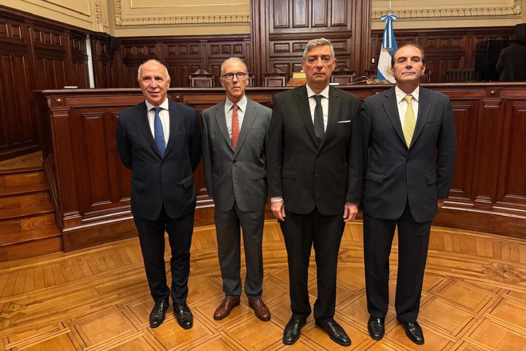 El plenario de las comisiones de Asuntos Constitucionales y de Justicia del Senado retoma el debate sobre la ampliación de la Corte Suprema.