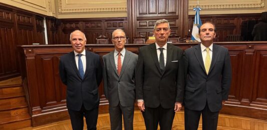 El plenario de las comisiones de Asuntos Constitucionales y de Justicia del Senado retoma el debate sobre la ampliación de la Corte Suprema.