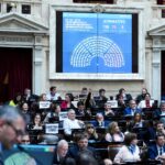 Nuevo revés para Milei: Diputados dio media sanción la ley de financiamiento universitario Con 158 votos a favor, Diputados aprobó el proyecto que aumenta el financiamiento universitario y recompone el salario docente.