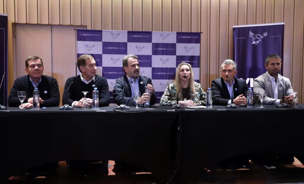 Cierre de alianzas: el pacto bonaerense entre LLA y el PRO, tendrá su correlato en la Ciudad de Buenos Aires y provincias clave del interior del país.