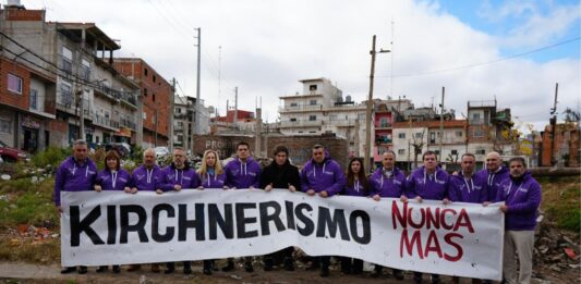 La Libertad Avanza desembarcó en La Matanza, uno de los bastiones del kirchnerismo, con Javier y Karina Milei a la cabeza para lanzar la campaña.