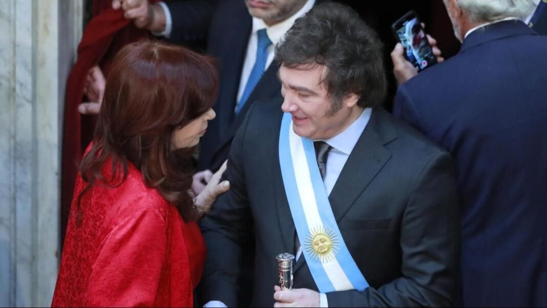 Con criticas a la política económica del Gobierno, la expresidenta Cristina Kirchner cuestionó en duros términos el discurso en cadena nacional de Milei.