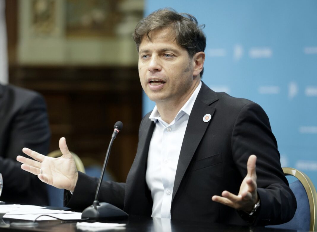 El gobernador Axel Kicillof apuntó contra Javier Milei tras la difusión de una fake news que lo involucra y alertó que esa será la estrategia de la campaña libertaria.