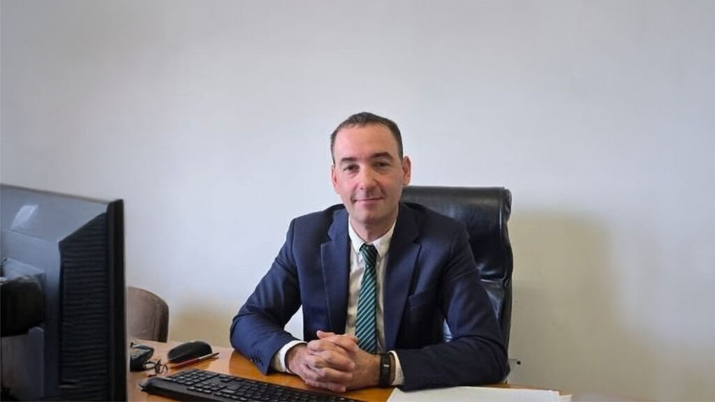 Además de Milei. el candidato a diputado de LLA por la Octava sección, Francisco Adorni, será uno de los oradores del acto.