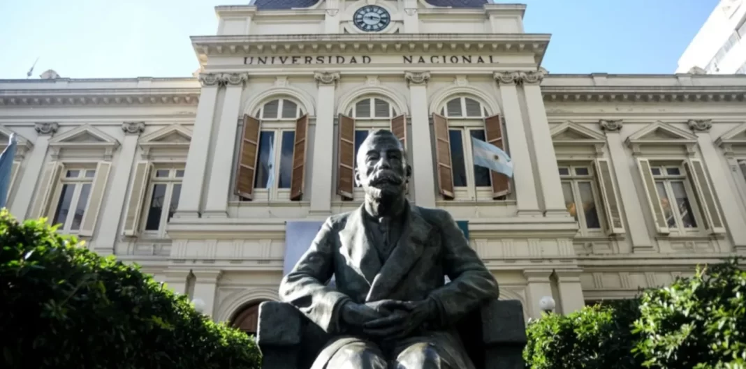 Legisladores de distintos bloques saludaron a la UNLP por sus 120 años de historia y revalorizaron su aporte a la comunidad.