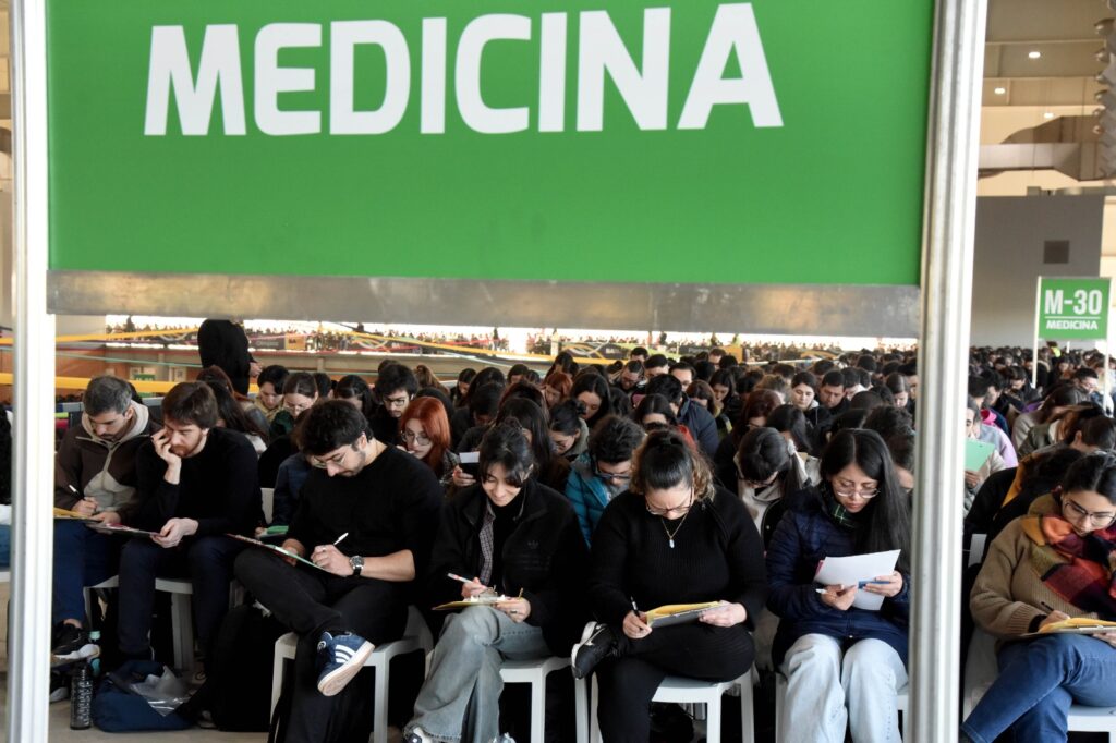 Por disposición del Gobierno nacional, desde el 1° de enero de 2026 el examen para ingresar a las residencias médicas dependerá de cada provincia.