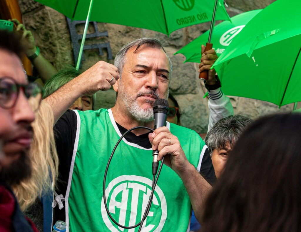 ATE presentó una medida cautelar ante la Justicia para suspender las resoluciones que disponen el pase a disponibilidad de cientos de trabajadores.