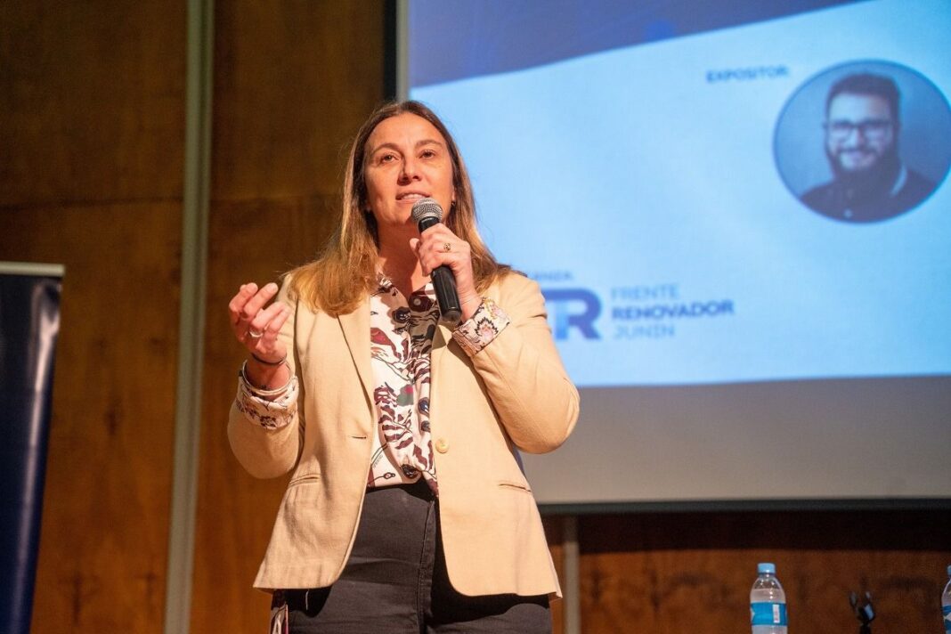 Valeria Arata es candidata a senadora bonaerense de Frente Patria por la Cuarta sección. Cómo ingresó a la política, y qué propuestas tiene para la Legislatura.