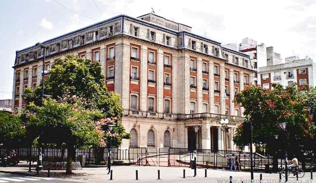 La Junta Electoral citó a los apoderados para este jueves. Si ninguna alianza realiza impugnaciones, quedarán oficializadas las boletas de las elecciones 2025.