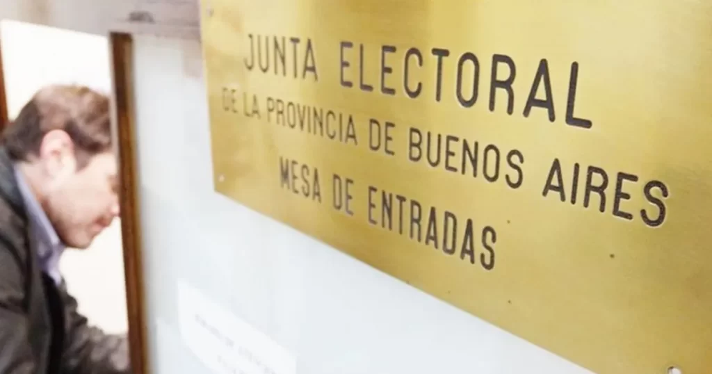 La Junta Electoral citó a los apoderados para este jueves. Si ninguna alianza realiza impugnaciones, quedarán oficializadas las boletas de las elecciones 2025.
