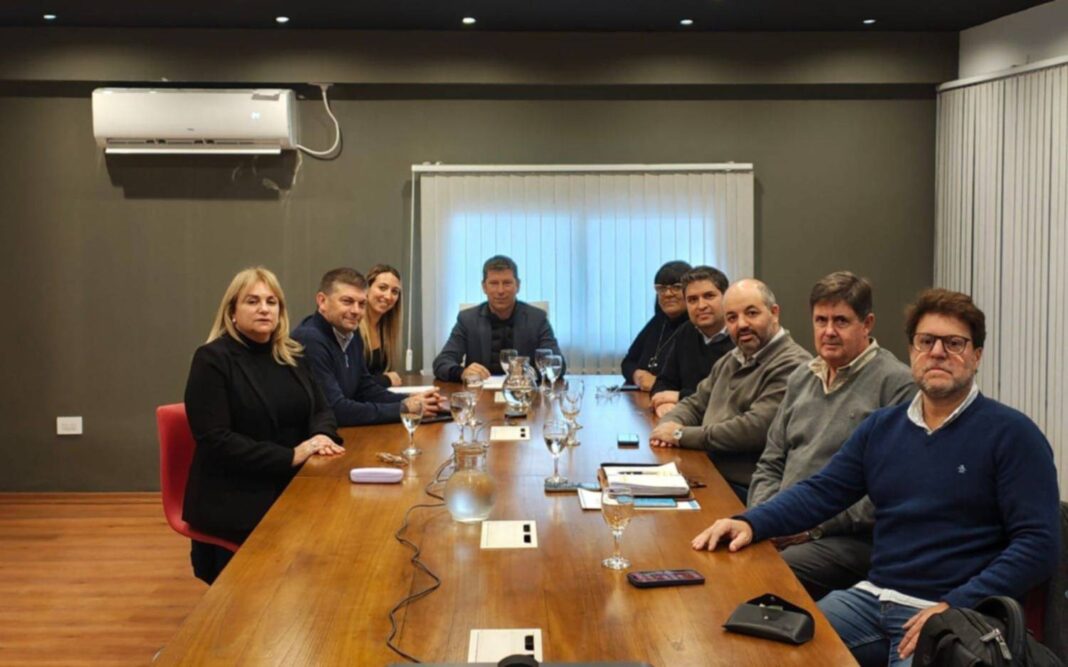 Por falta de quórum, fracasó la reunión de la Convención de la UCR bonaerense que iba a tratar la alianza con Provincias Unidas.