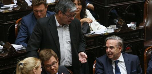 Diputados de la oposición convocaron para el próximo miércoles para insistir con la emergencia en el Hospital Garrahan y la ley de financiamiento universitario.