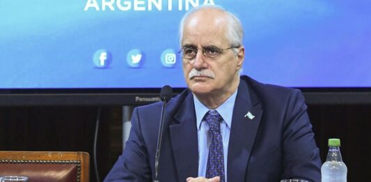 Fuerza Patria confirmó sus candidatos a diputados nacionales por PBA. Jorge Taiana encabezará la lista, seguido por Jimena López y Juan Grabois. Máximo Kirchner no competirá.