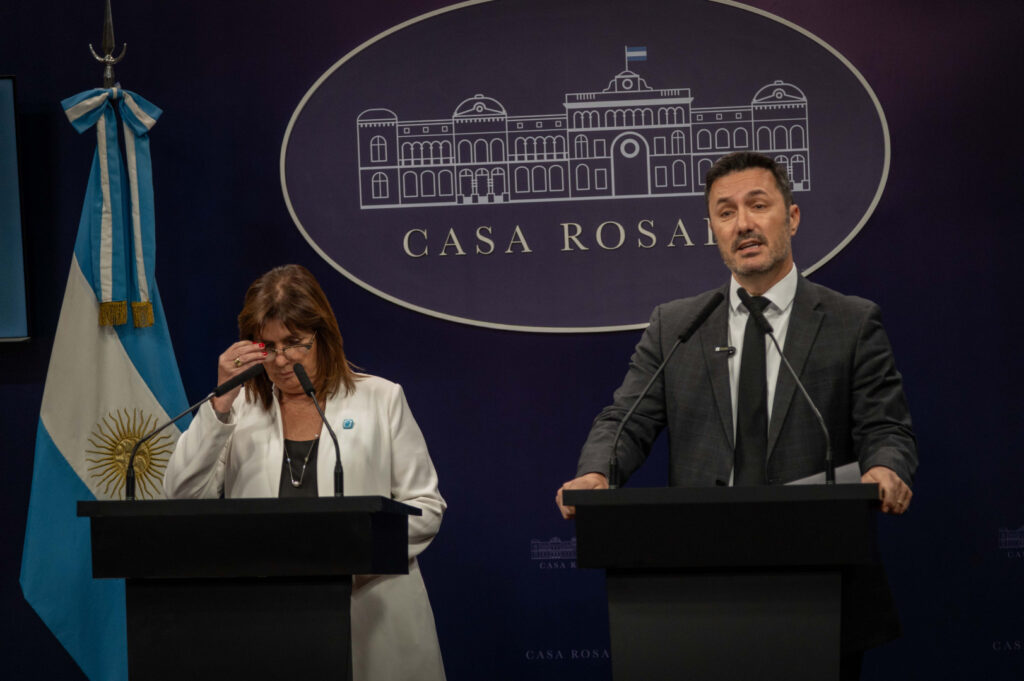 Luis Petri y Patricia Bullrich encabezarán la Mesa Conjunta junto a los jefes de las Fuerzas Armadas y de las fuerzas federales.